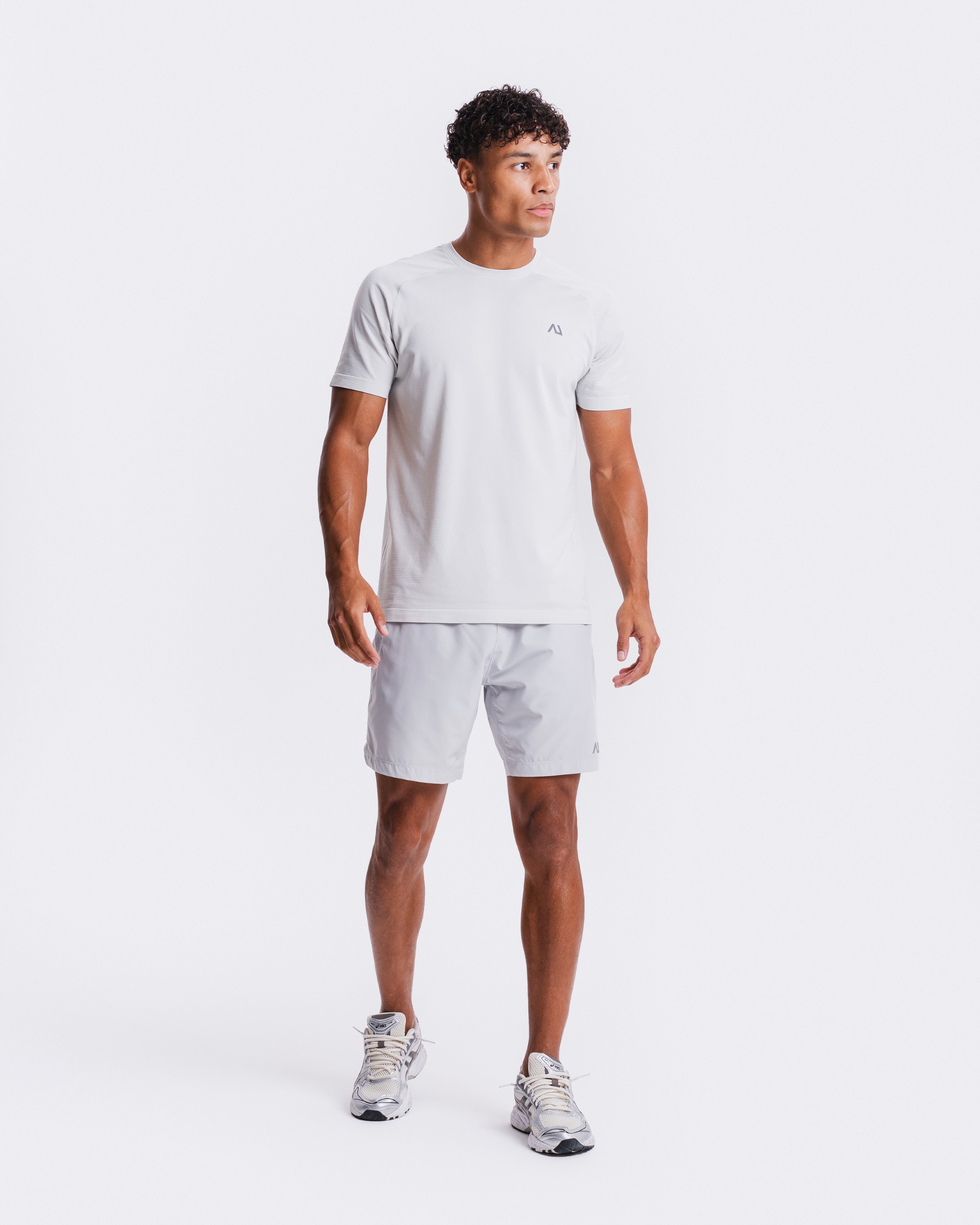 Form Linerless Short - Pearled White